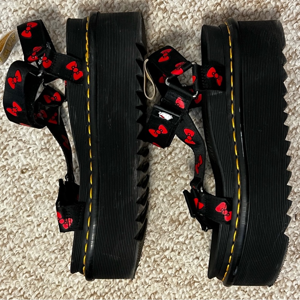 Dr Martens x Hello Kitty Sandals - Black and Red Limited edition - Picture 4 of 8